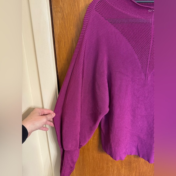 NWOT Bar III Size XL Fuchsia Textured Dolman Sleeve Crop Top Sweater - Picture 7 of 16